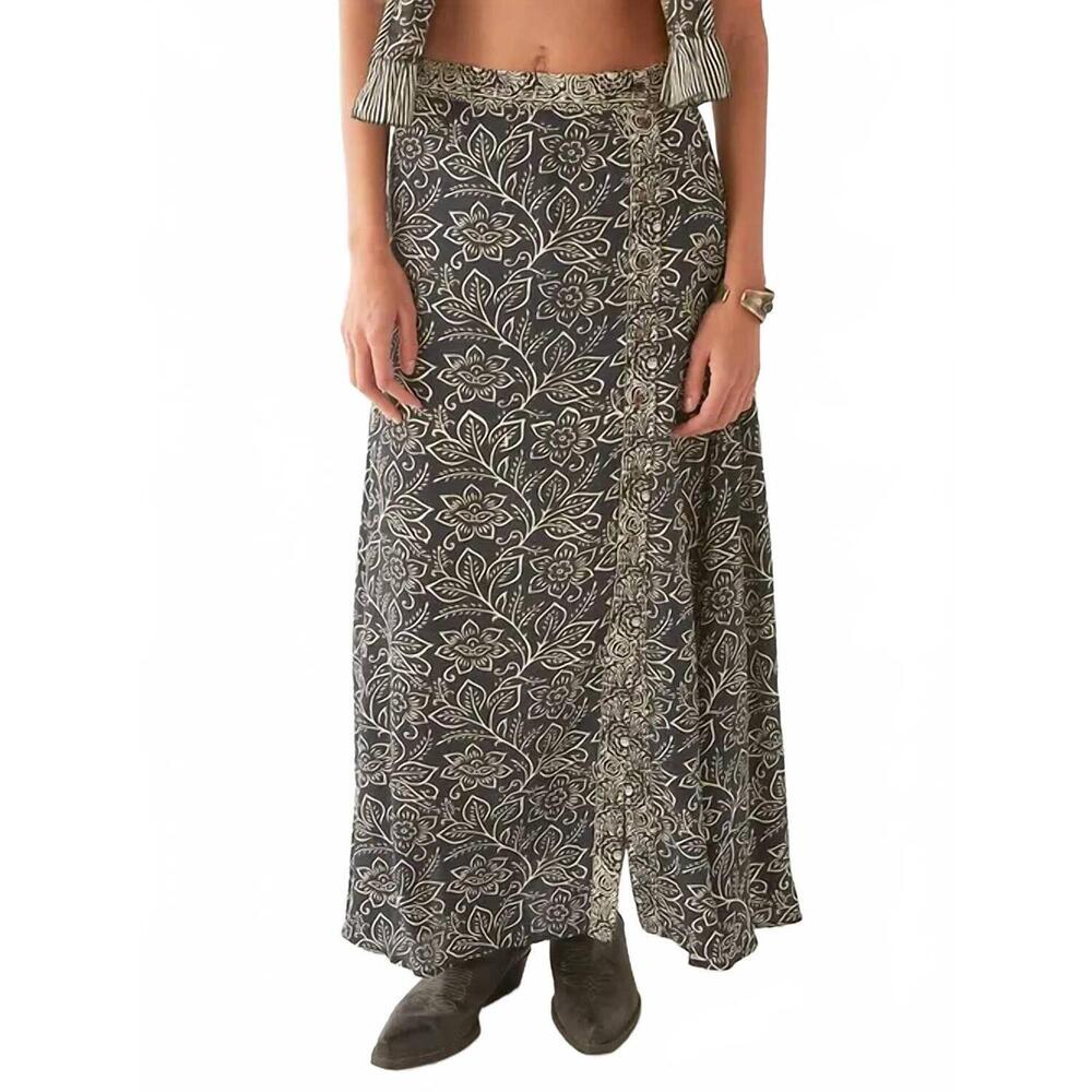 NEW MAISON HOTEL eeva maxi skirt in black sheep